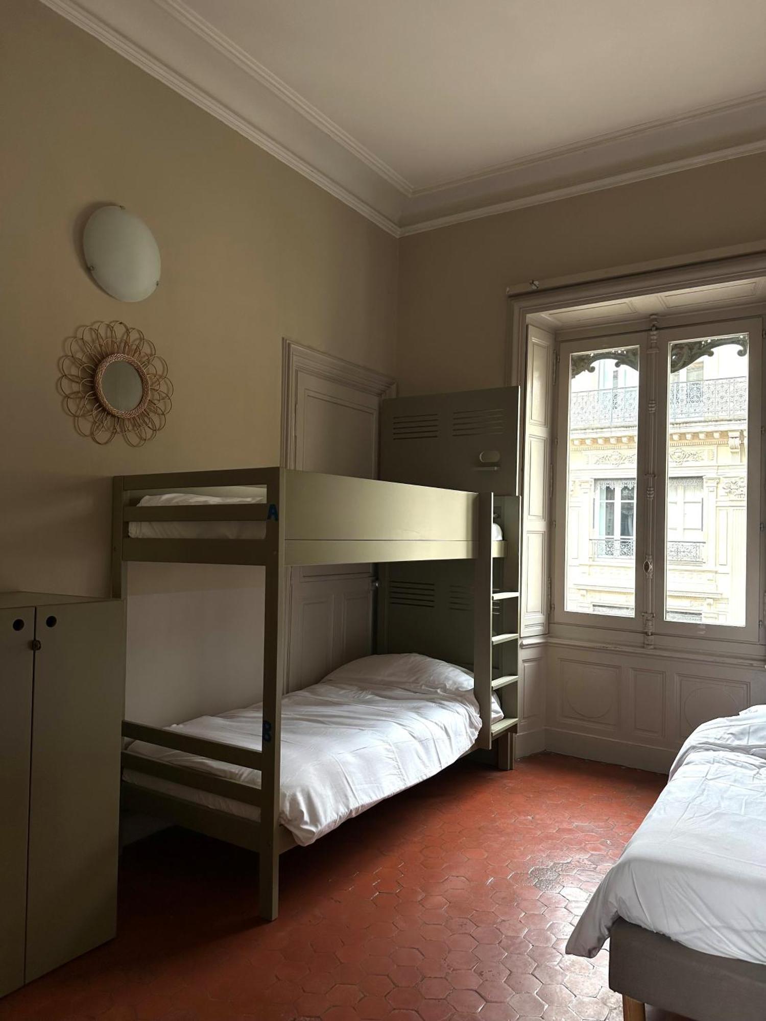 Auberge De Jeunesse Hi Avignon Buitenkant foto